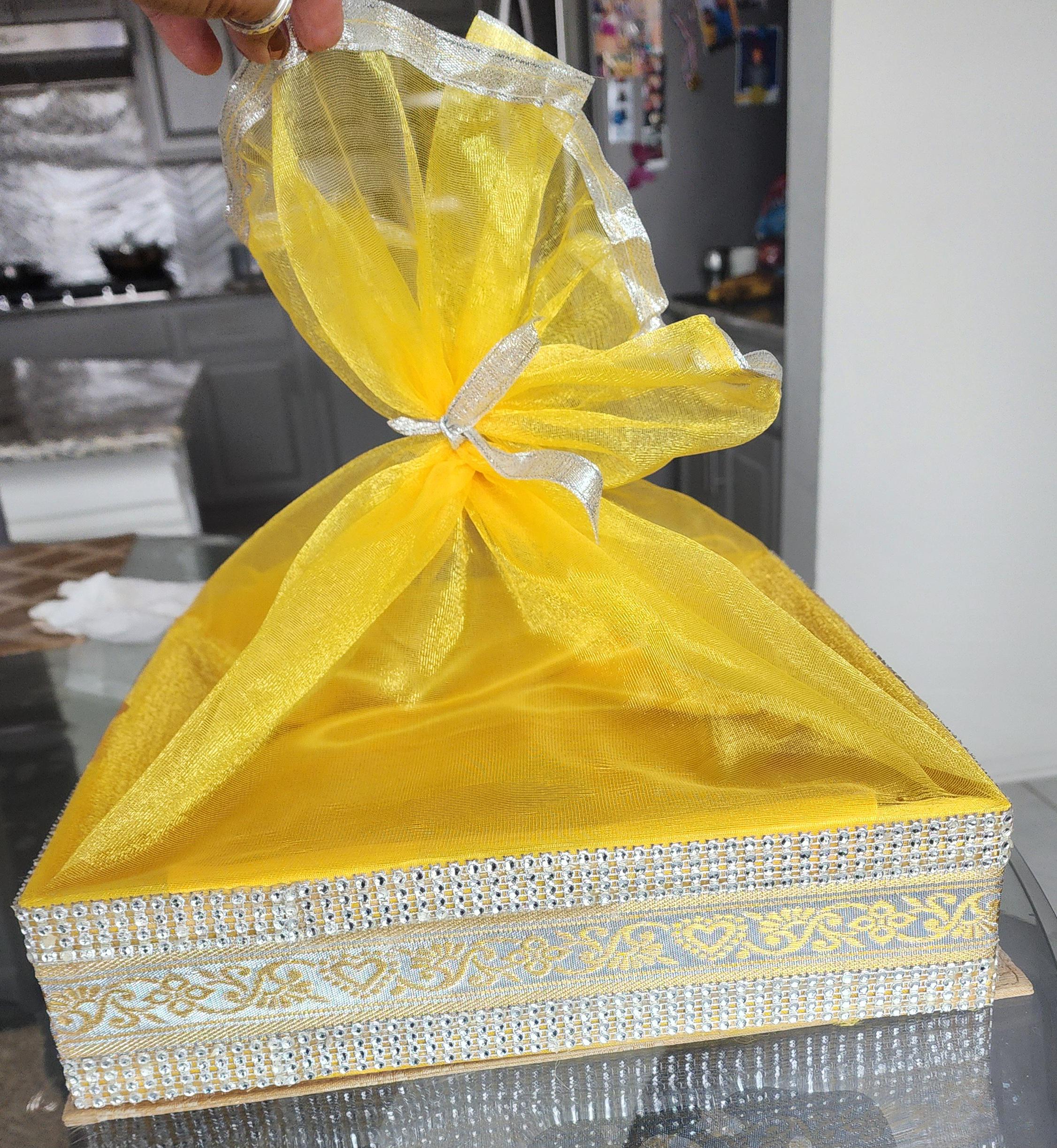 Handmade Decorative Gift Basket: Wedding, Anniversary, Return Gift.