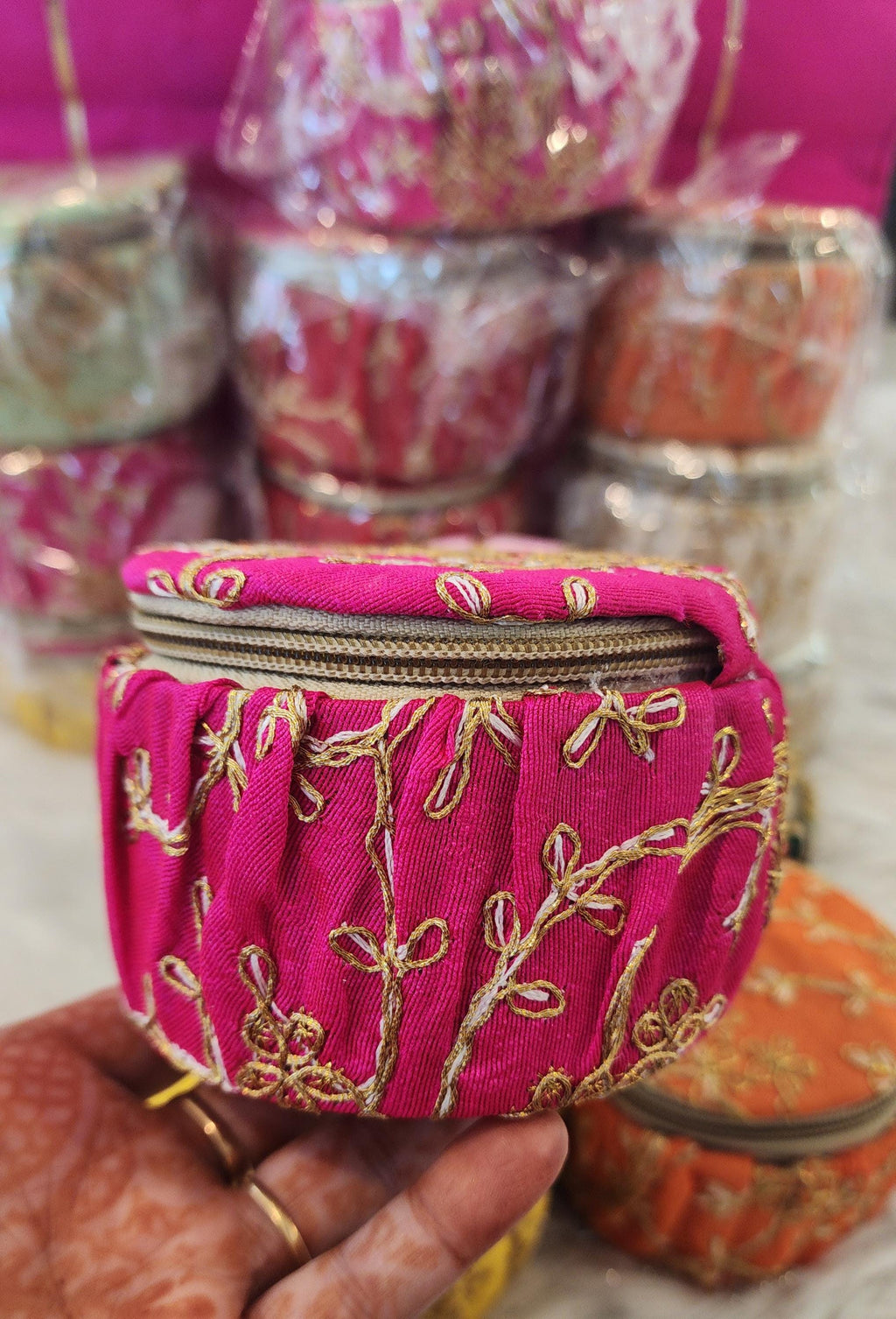 Embroidery Silk Bangle Boxes: Round Jewelry Organizer, Wedding Favor.