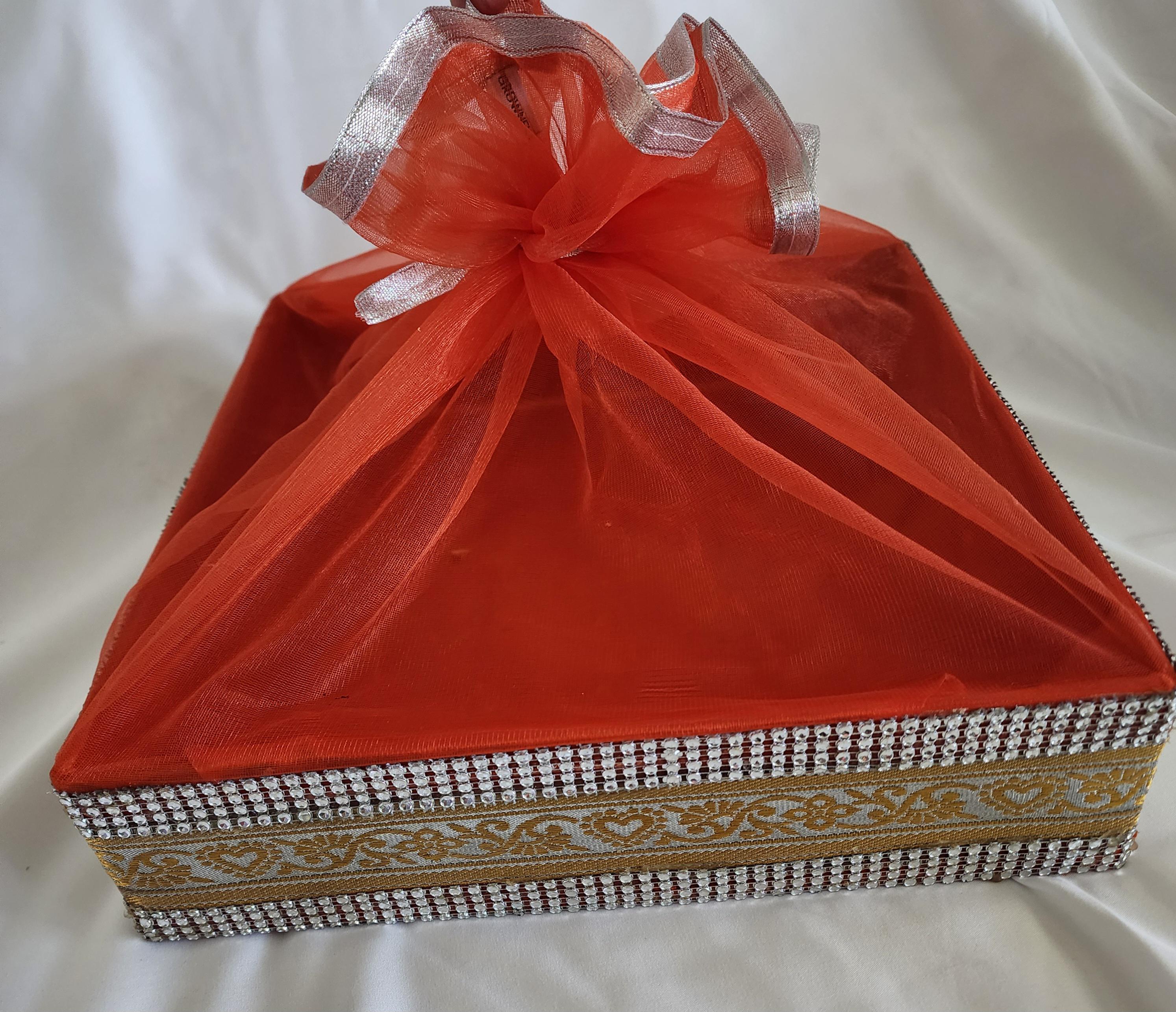 Handmade Decorative Gift Basket: Wedding, Anniversary, Return Gift.