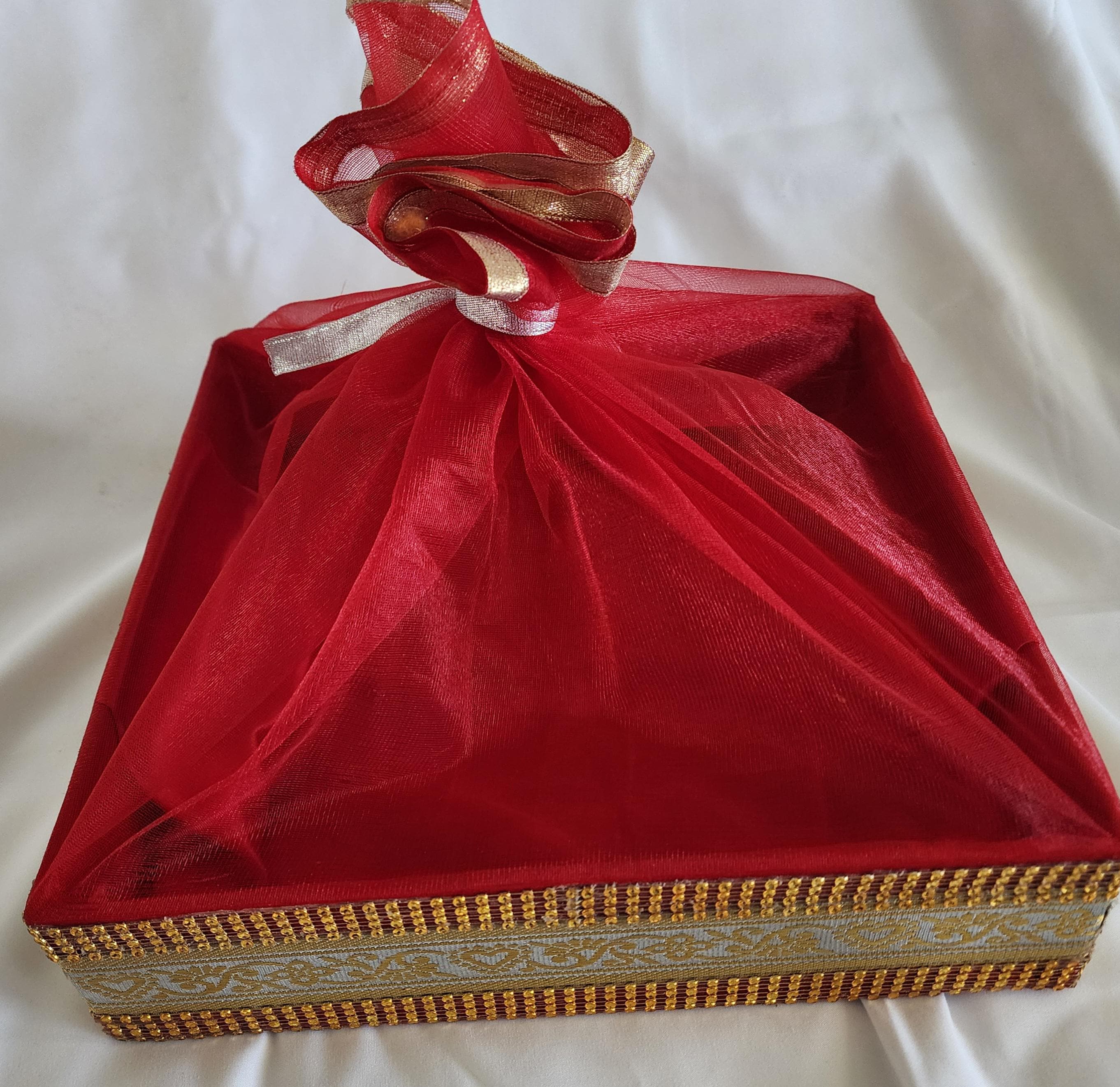 Handmade Decorative Gift Basket: Wedding, Anniversary, Return Gift.