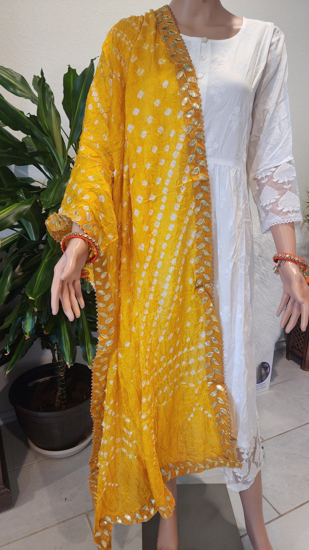 Bandhej Dupatta: Velvet Lace, Art Silk, Rajasthani Wedding Favor