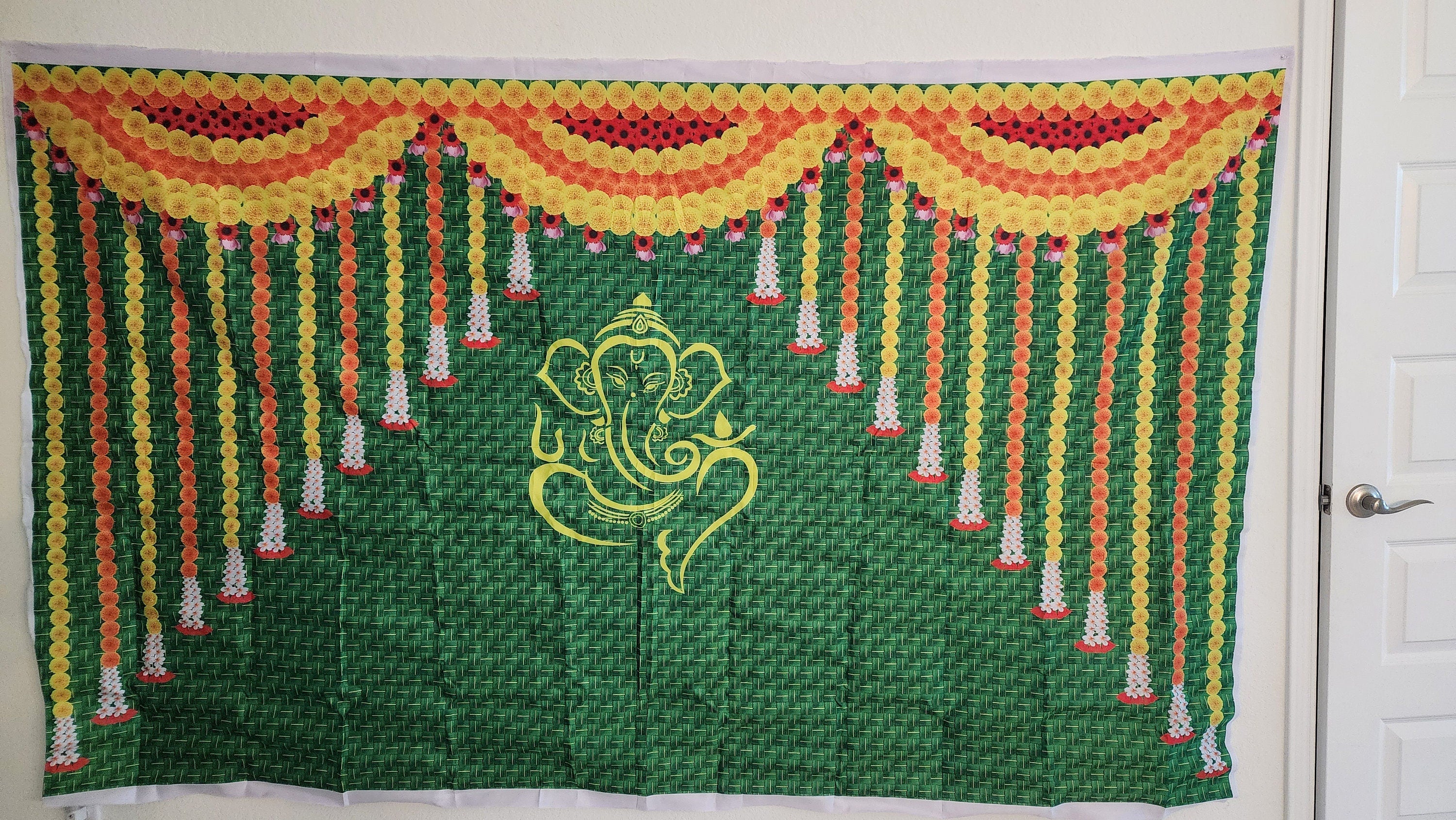 Lord Ganpati Pooja Backdrop Cloth: Traditional Housewarming Decor (8ft x 5ft).