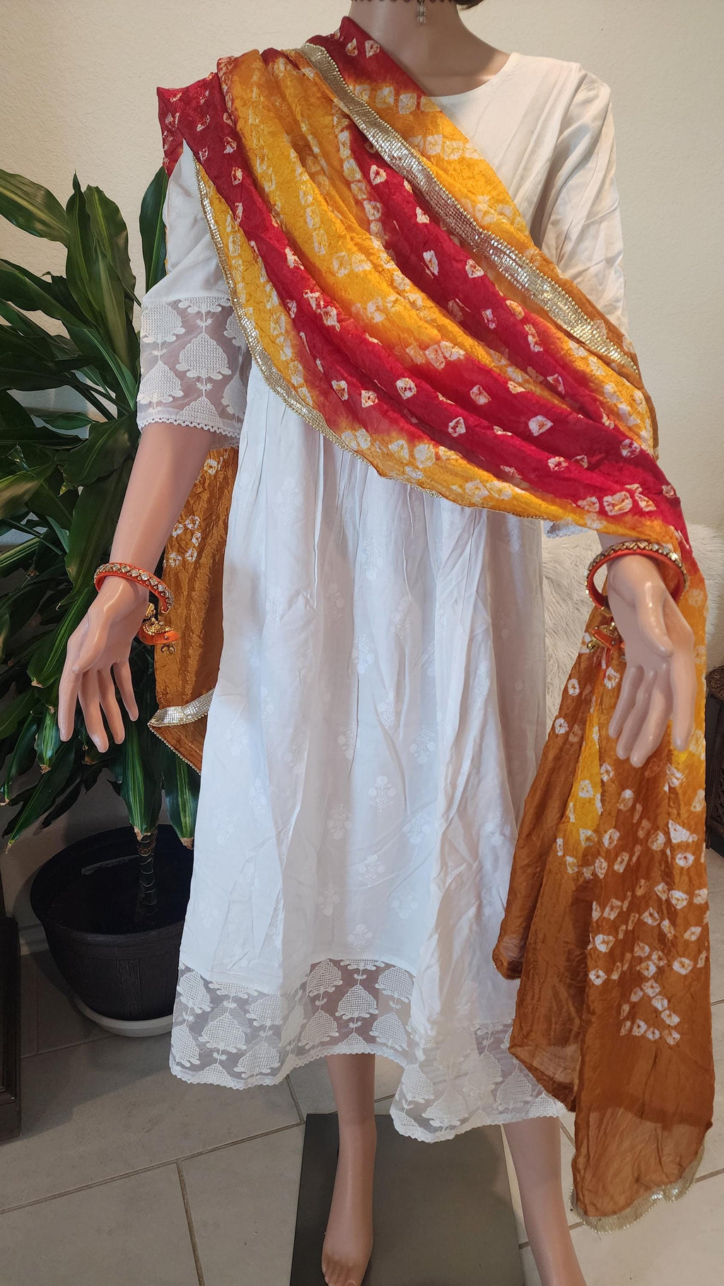 Bandhej Art Silk Dupatta: Rajasthani Golden Lace Scarf - Haldi, Mehendi, Pooja