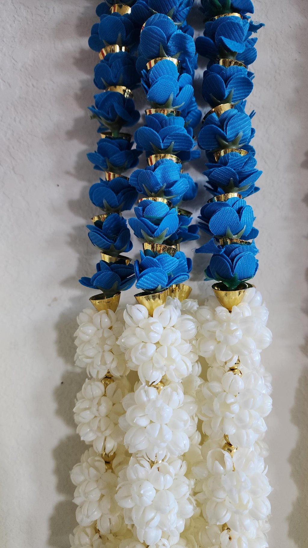 Mogra Bell Garland: White & Gold Fluffy String, Haldi Mehndi Decor (Pack of 5)