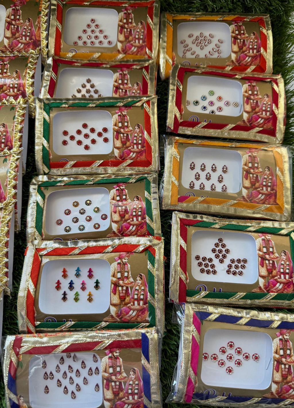 Decorative Bindi Card, Indian Wedding Favor, Shagun Gift